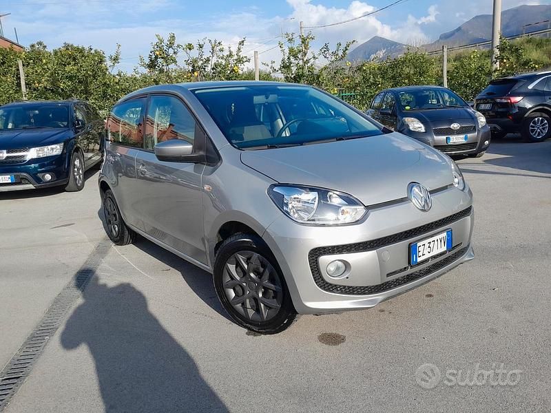 Usata VW up! CLUB 59 CV (43 kW) 2015 Grigio Utilitaria