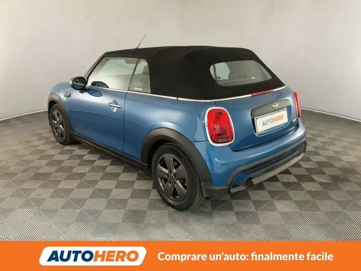 Usata Mini One Cabriolet Essential 102 CV (75 kW) 2021 Blu/azzurro Cabrio
