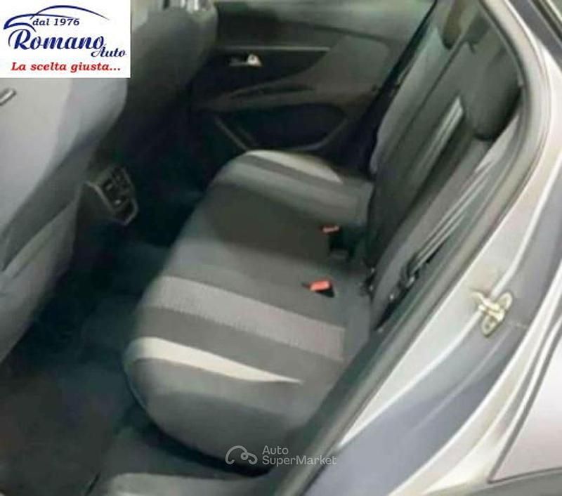 Usata Peugeot 3008 Business-Line 131 CV (96 kW) 2021 Grigio chiaro SUV