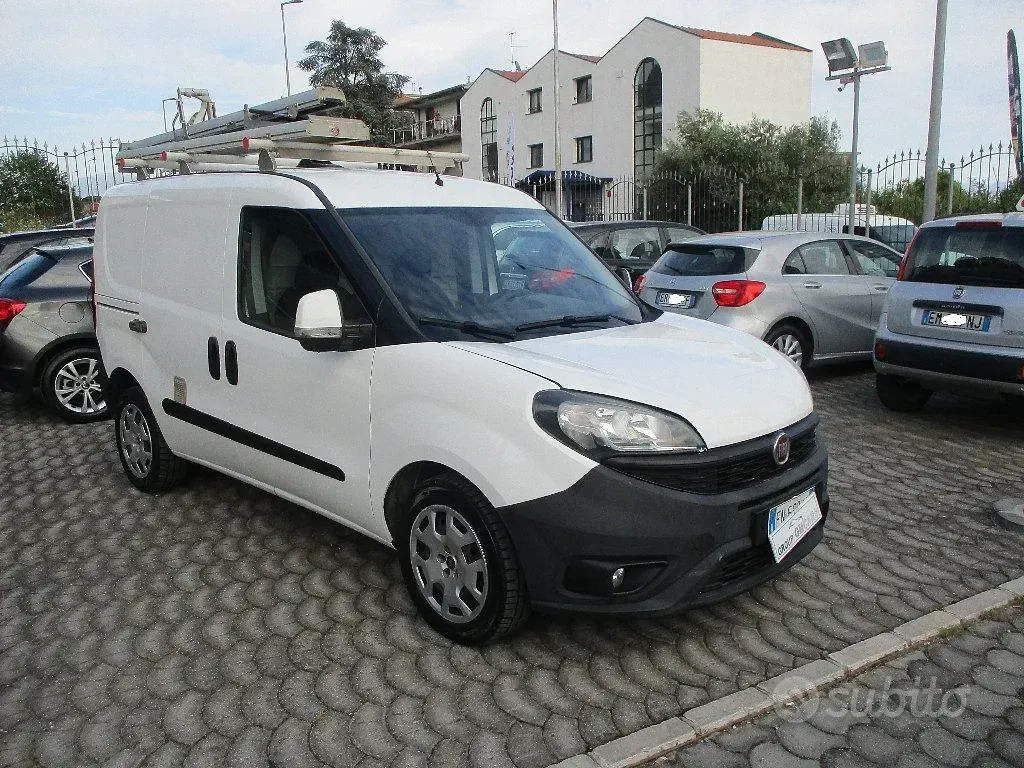 Usata Fiat Doblò 120 CV (88 kW) 2019 Bianco Monovolume