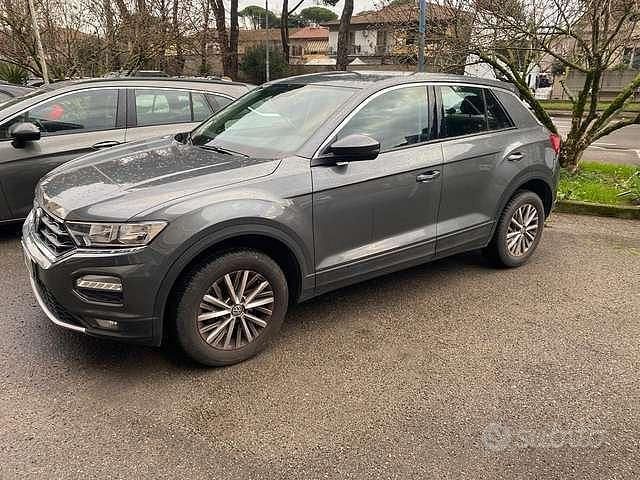 Usata VW T-Roc Business 116 CV (85 kW) 2019 Grigio SUV