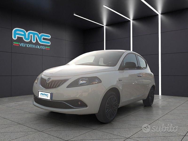 Gebraucht Lancia Ypsilon S 69 PS (50 kW) 2023 Weiß Kleinwagen