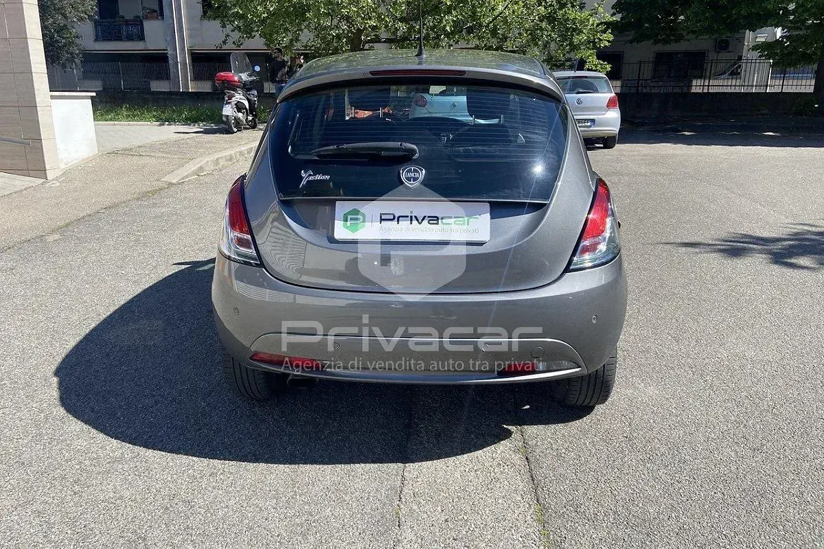 Usata Lancia Ypsilon Silver 69 CV (50 kW) 2017 Blu Utilitaria