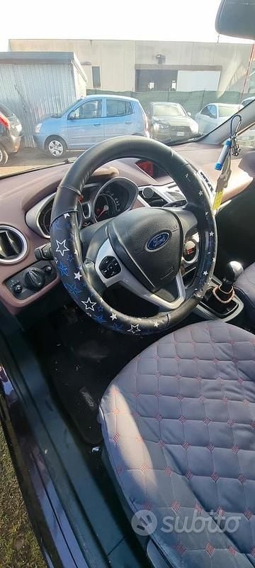 Usata Ford Fiesta Titanium 68 CV (50 kW) 2011 Berlina