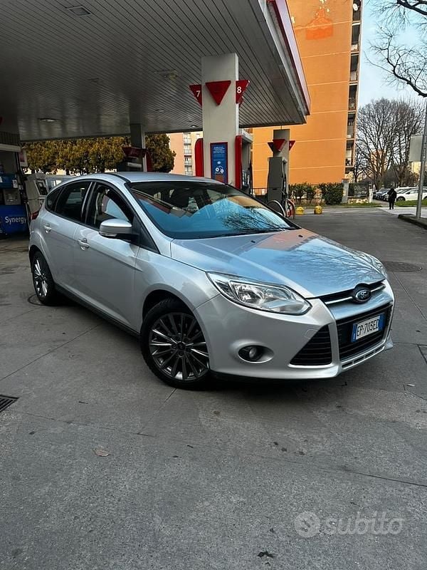 Usata 2013 Ford Focus Berlina | 6850 € (Buon prezzo) - Immagine 1/4