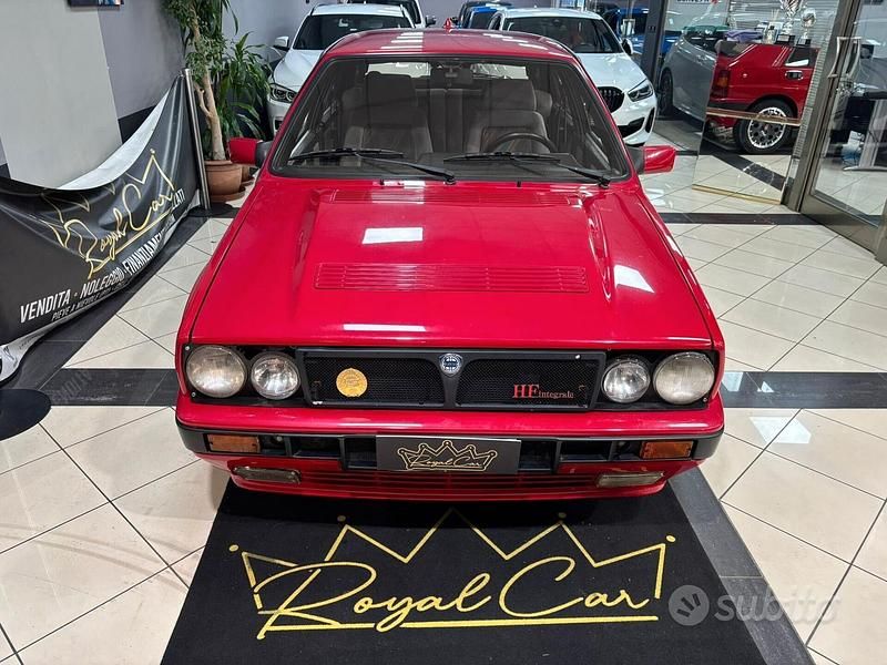 Usata Lancia Delta 181 CV (133 kW) 1988 Rosso Utilitaria