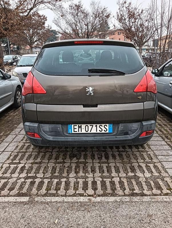 Usata Peugeot 3008 Active 111 CV (81 kW) 2012 Marrone SUV