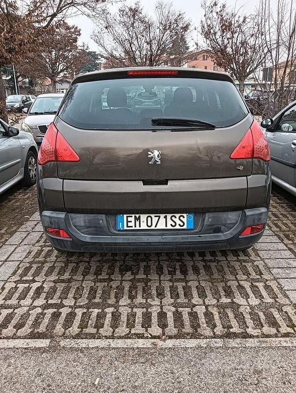 Usata Peugeot 3008 Active 112 CV (82 kW) 2012 Marrone SUV