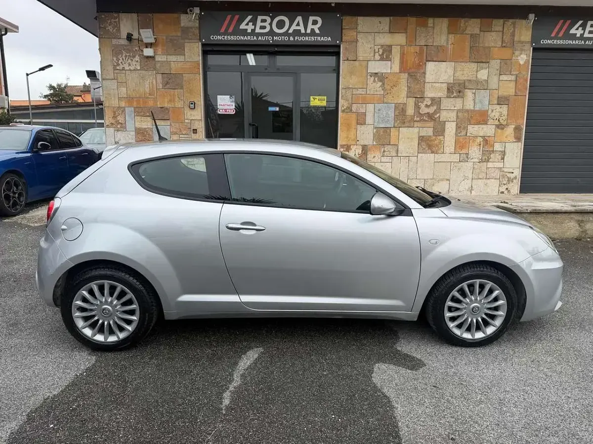 Usata Alfa Romeo MiTo 120 CV (88 kW) 2018 Argento Utilitaria