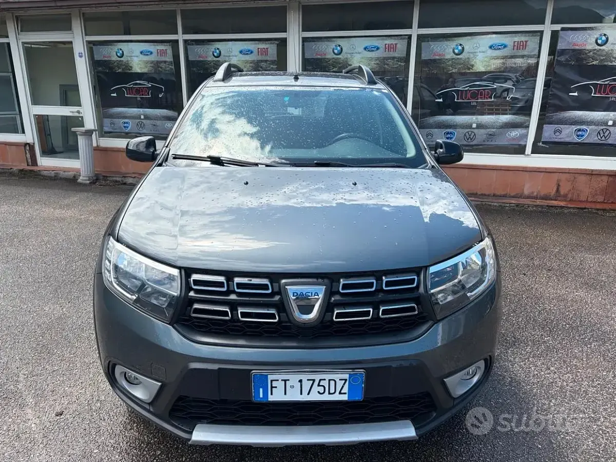 Usata Dacia Sandero Stepway 90 CV (66 kW) 2018 Grigio SUV
