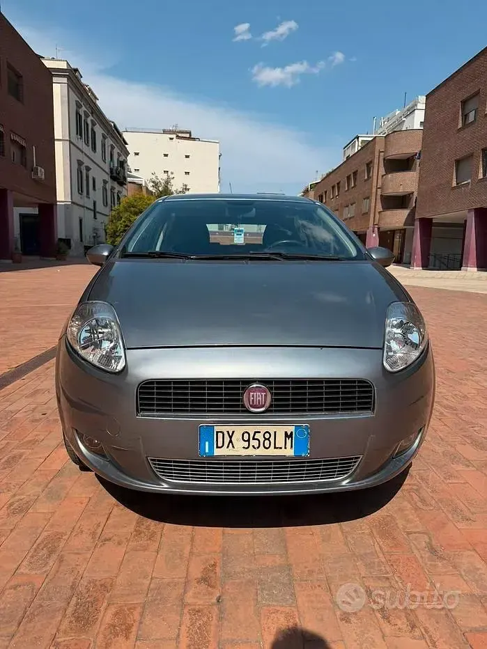 Usata Fiat Grande Punto Dynamic 77 CV (56 kW) 2009 Grigio Utilitaria