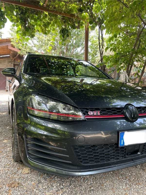 Usata 2017 VW Golf VII GTI Tre volumi | 21.900 € (Buon prezzo) - Immagine 1/4