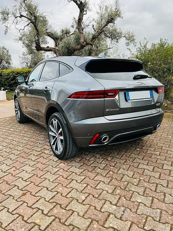 Usata Jaguar E-Pace R-Dynamic 250 CV (183 kW) 2018 Grigio SUV