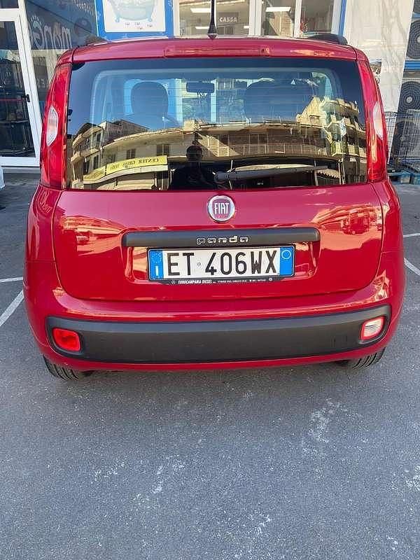 Usata Fiat Panda Lounge 75 CV (55 kW) 2014 Rosso Utilitaria