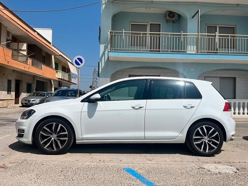 Usata VW Golf VII 110 CV (80 kW) 2015 Bianco Berlina