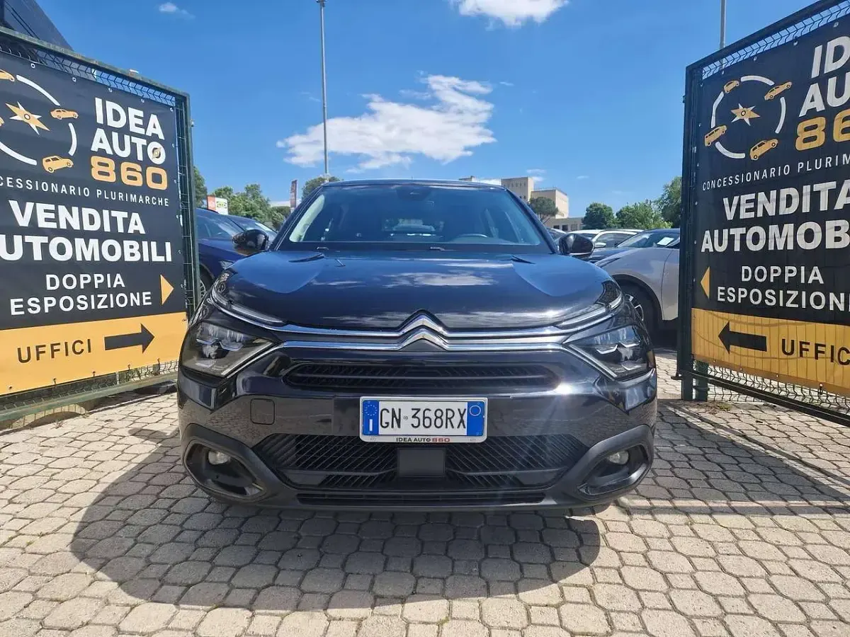 Usata Citroën C4 Shine 131 CV (96 kW) 2023 Nero SUV
