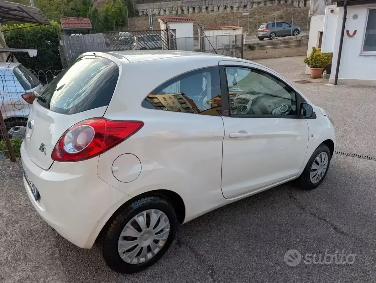 Usata Ford Ka 69 CV (50 kW) 2011 Bianco Utilitaria