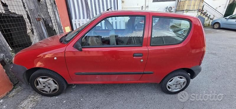 Usata Fiat 600 54 CV (39 kW) 2007 Rosso Utilitaria