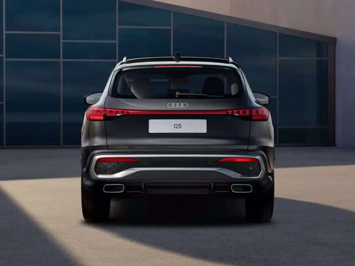 Nuova Audi Q5 S-Line 204 CV (150 kW) 2026 Nero mito metallizzato SUV