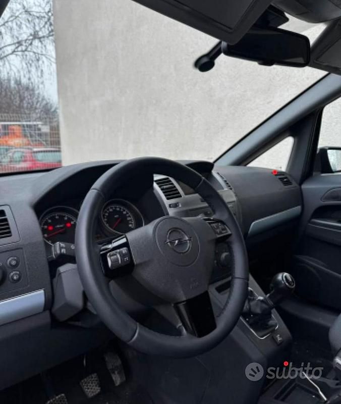 Usata Opel Zafira 120 CV (88 kW) 2006 Blu Monovolume