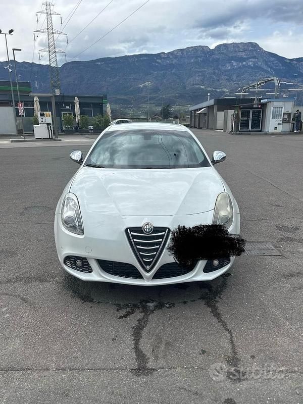 Usata Alfa Romeo Giulietta Distinctive 170 CV (125 kW) 2010 Bianco Utilitaria
