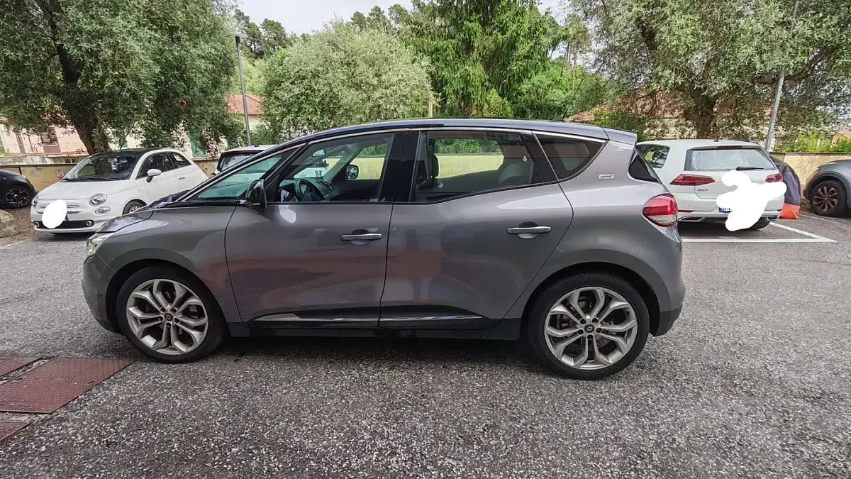 Usata Renault Scénic IV 120 CV (88 kW) 2019 Grigio Monovolume
