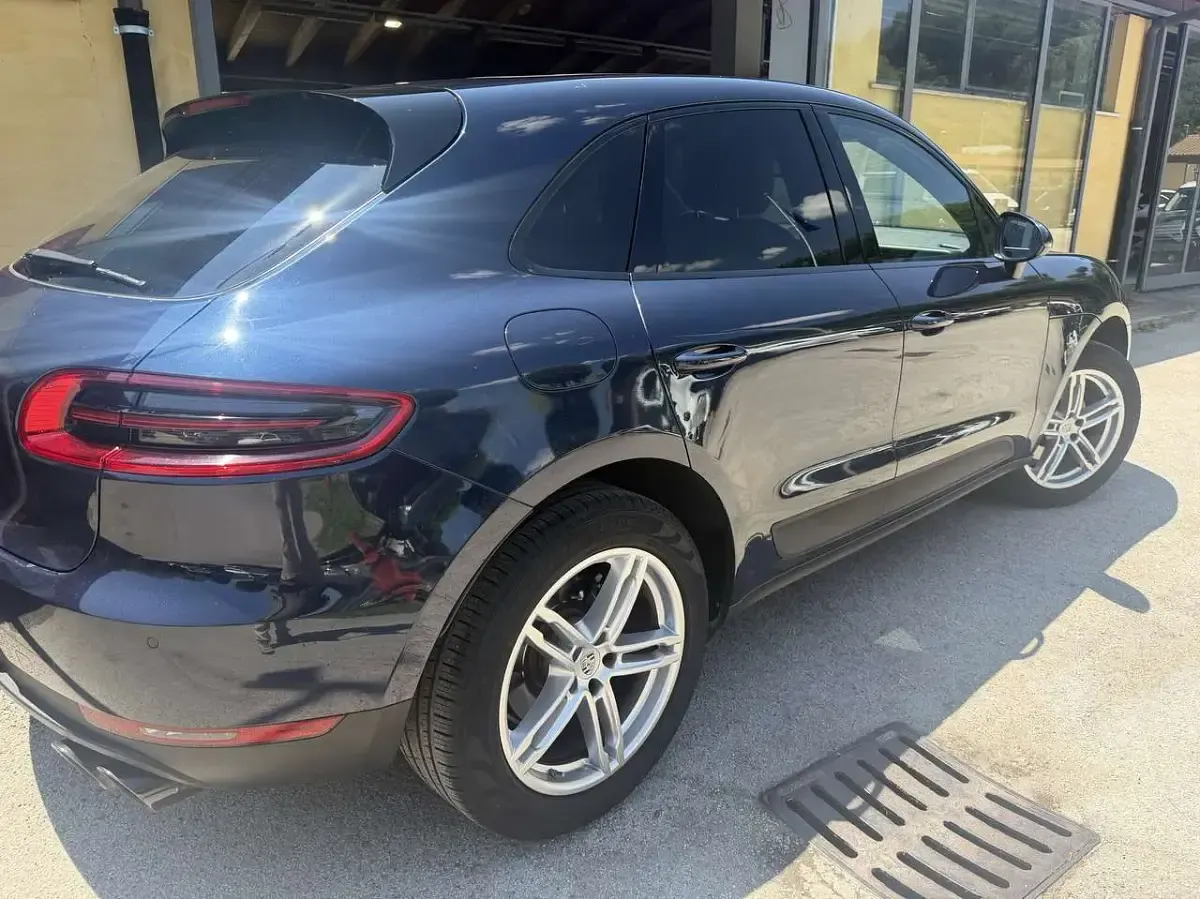 Usata Porsche Macan 252 CV (185 kW) 2018 Blu/azzurro SUV