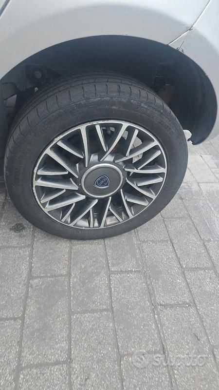 Gebraucht Lancia Ypsilon 69 PS (50 kW) 2013 Kleinwagen