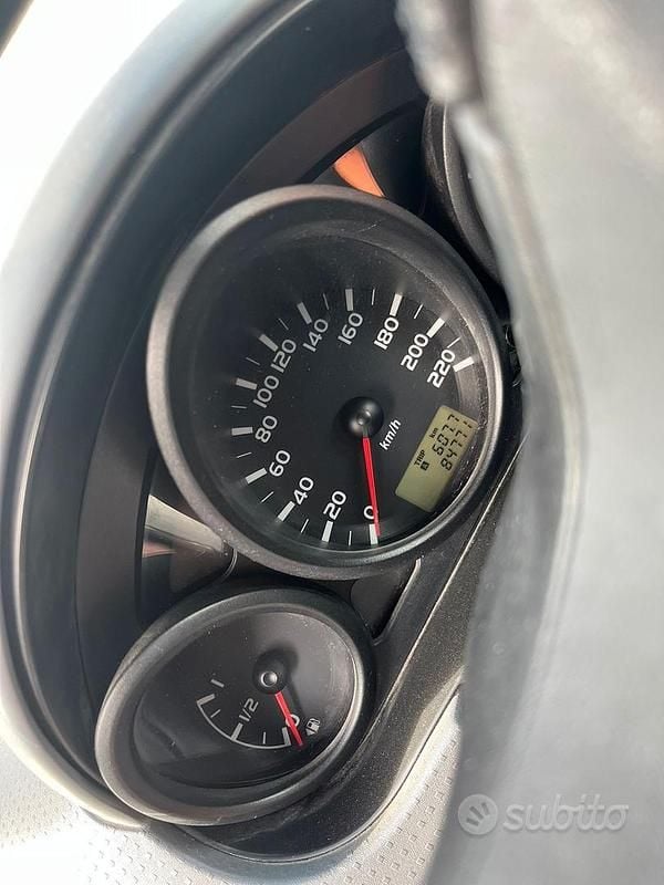 Usata Mitsubishi Colt 2008 Rosso Cabrio