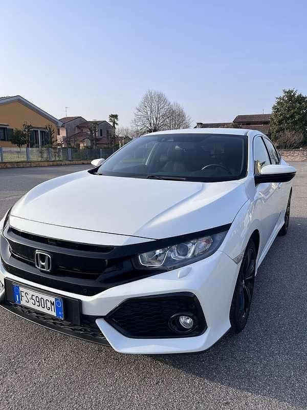 Usata Honda Civic Elegance 120 CV (88 kW) 2018 Bianco Berlina