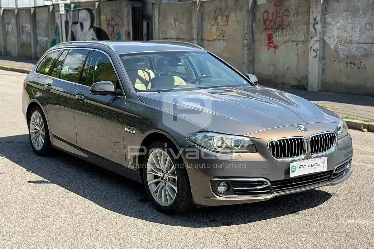 Usata BMW 530 Luxury Line 258 CV (189 kW) 2013 Grigio Station wagon