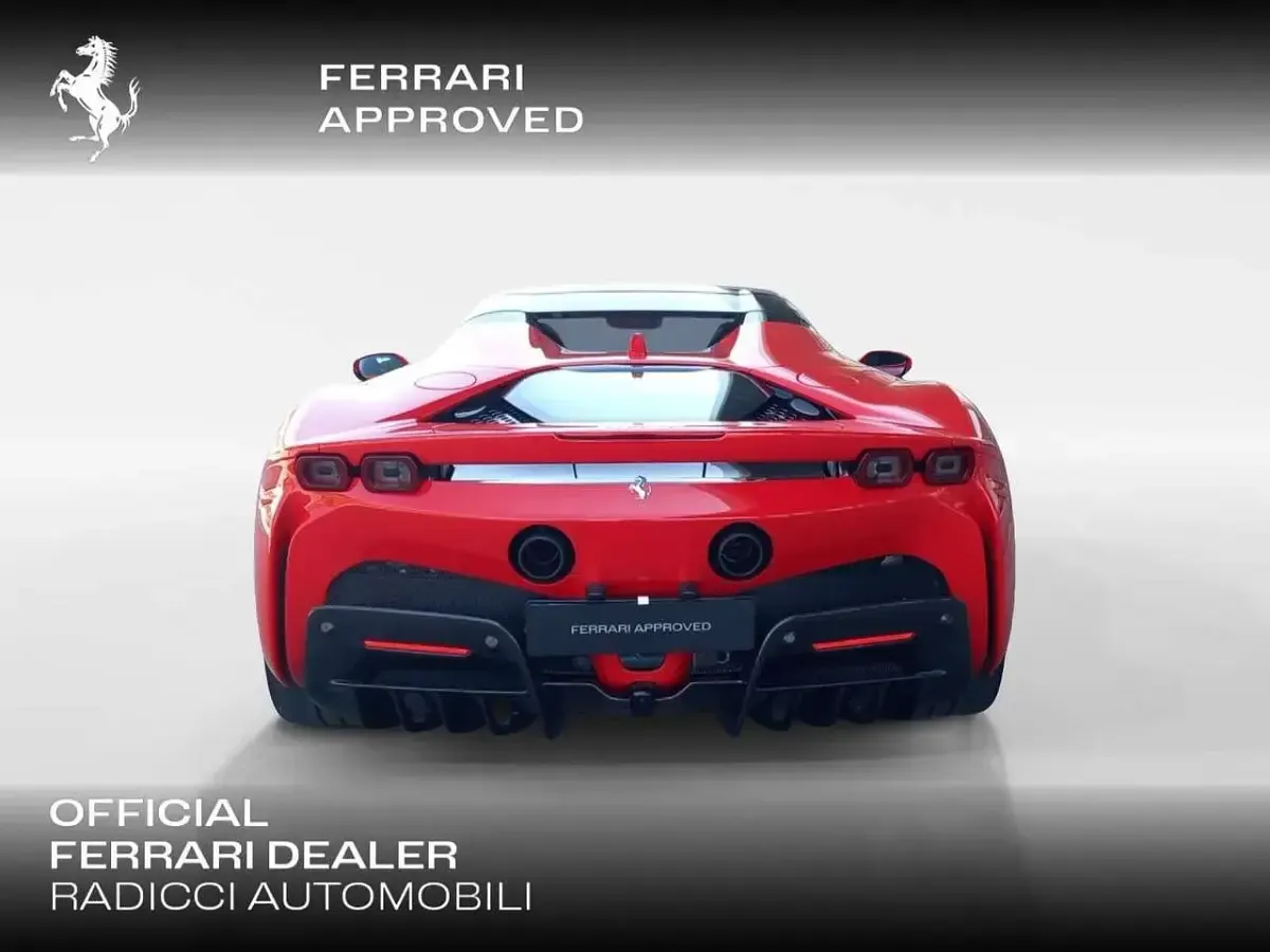 Nuova Ferrari SF90 1001 CV (736 kW) 2025 Rosso Cabrio