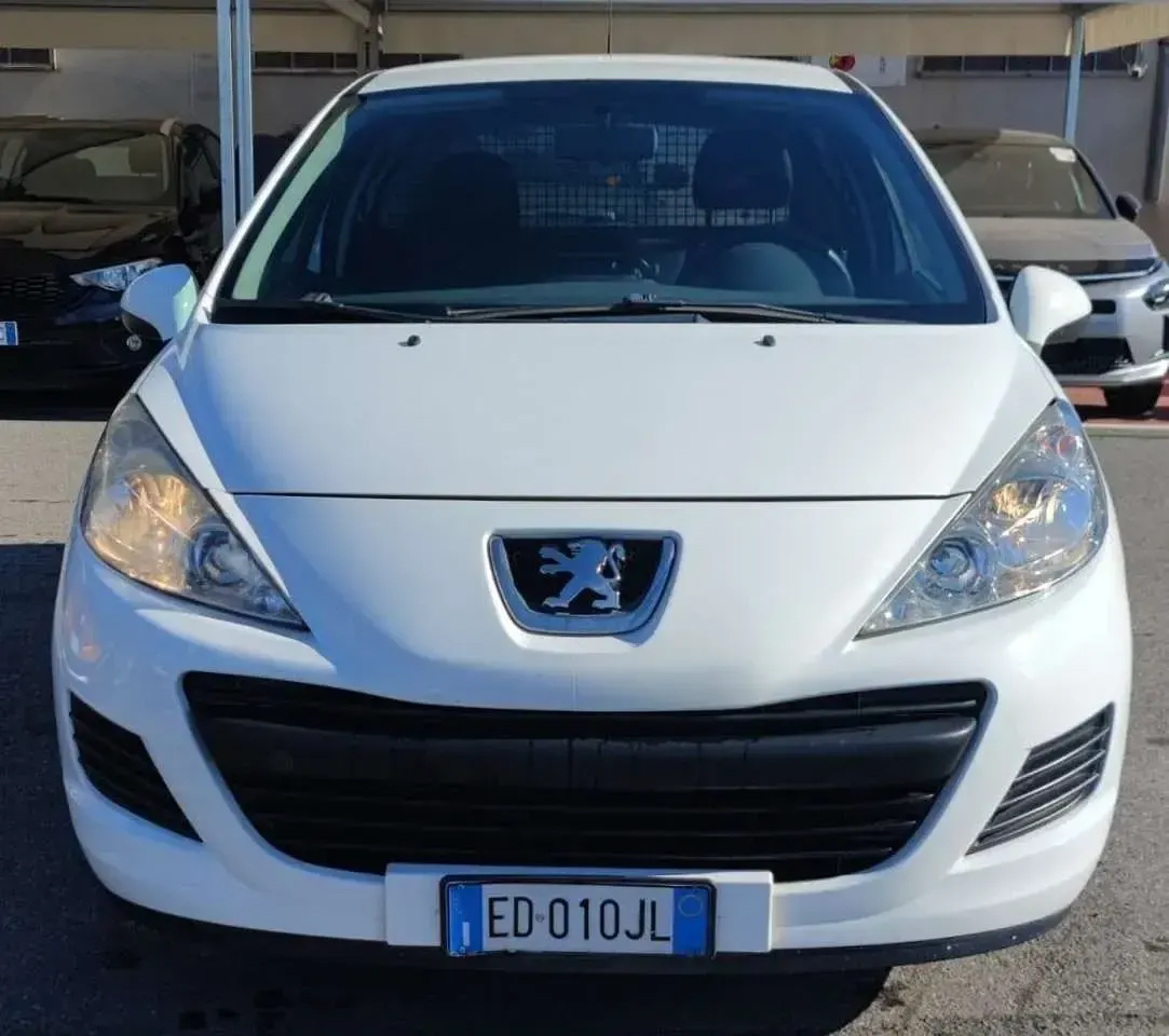 Usata Peugeot 207 68 CV (50 kW) 2010 Bianco Furgone