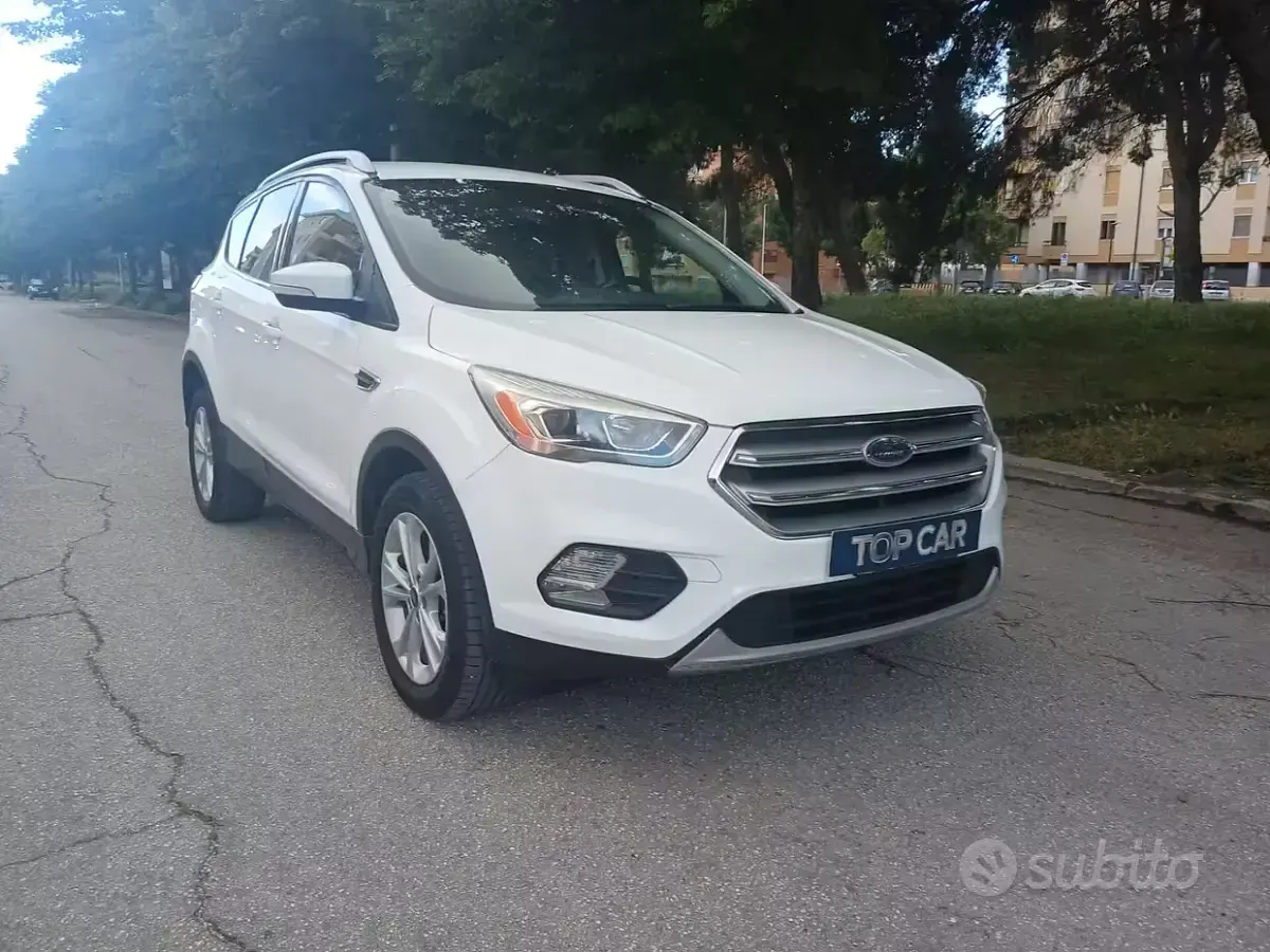 Usata Ford Kuga Titanium 120 CV (88 kW) 2017 Bianco SUV