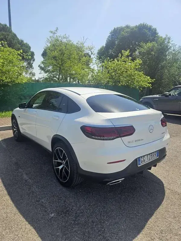 Usata Mercedes GLC300e AMG line 306 CV (225 kW) 2021 Bianco SUV
