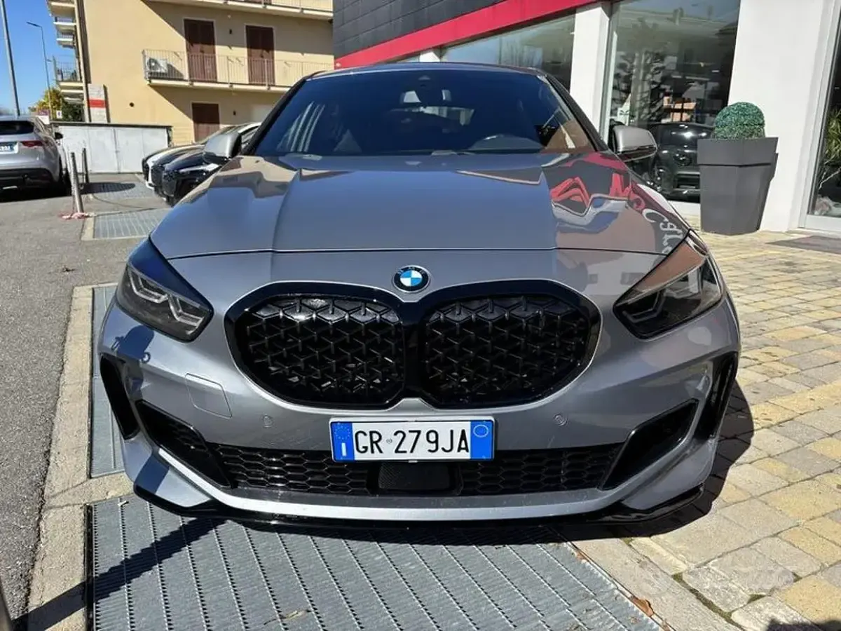 Usata BMW 135 Efficient Dynamics 306 CV (225 kW) 2023 Grigio Utilitaria