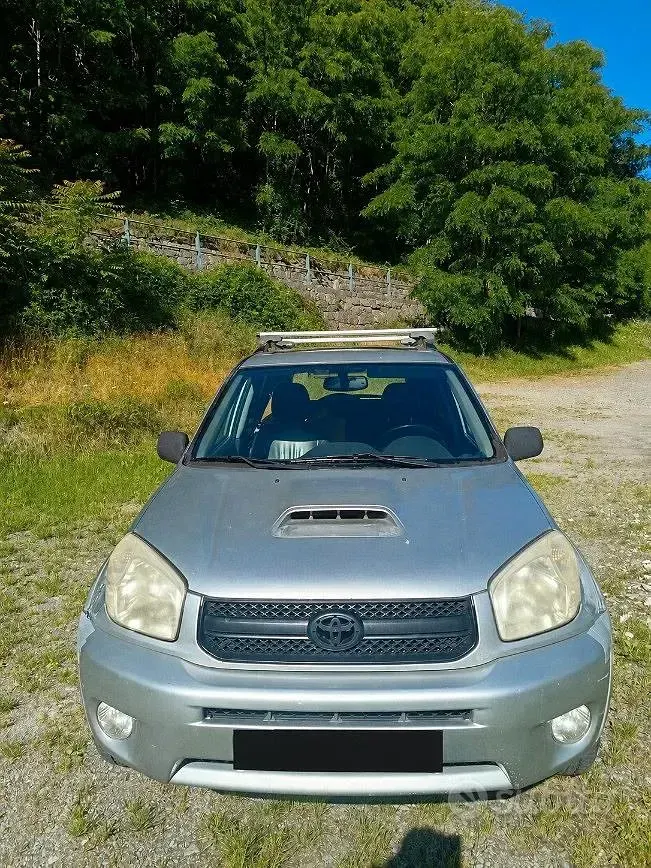 Usata Toyota RAV4 116 CV (85 kW) 2004 Grigio SUV