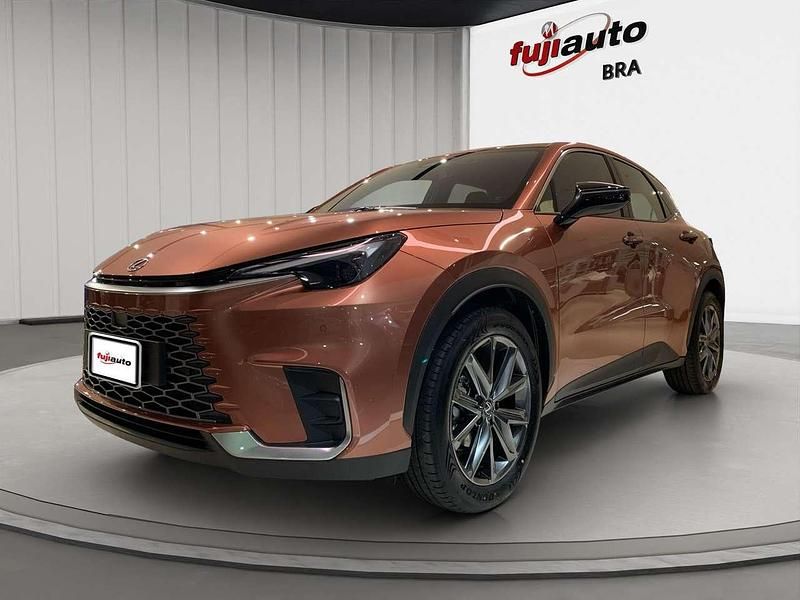 Nuova Lexus LBX 136 CV (100 kW) 2025 Rosso SUV