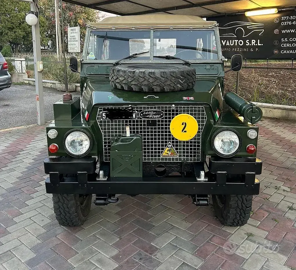 Usata Land Rover Defender 68 CV (50 kW) 1983 Verde SUV