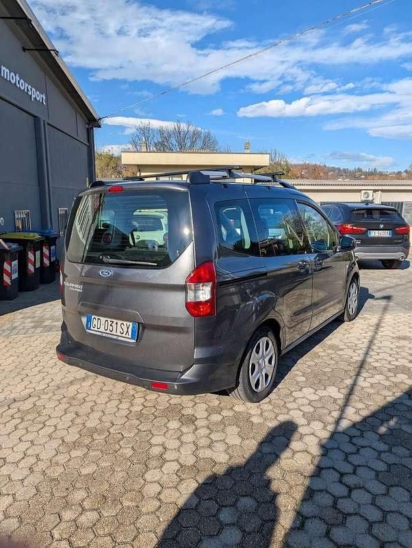 Usata Ford Tourneo 101 CV (74 kW) 2020 Grigio Furgone