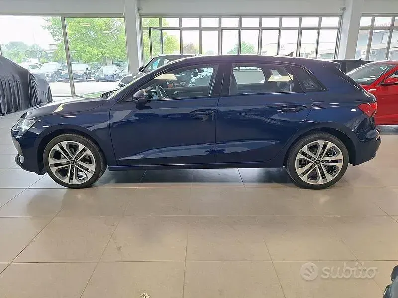 Ny Audi A3 Advanced Plus 150 HK (110 kW) 2026 Blå Sedan