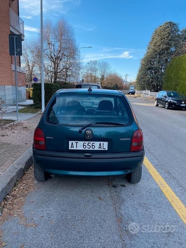 Usata Opel Corsa 1997 Verde Utilitaria