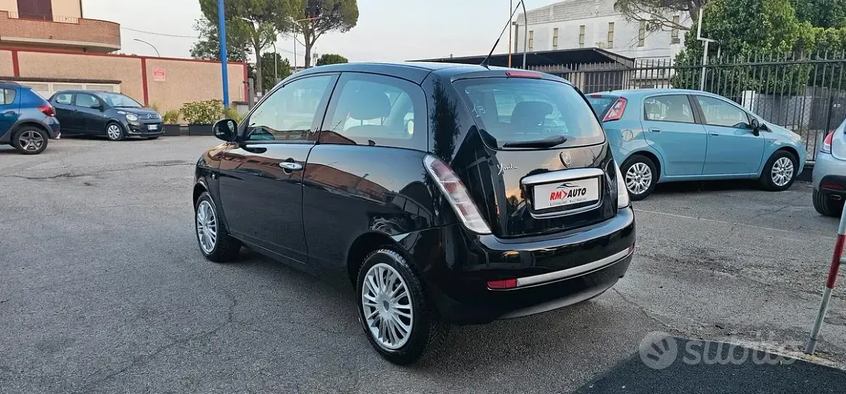 Usata Lancia Ypsilon 60 CV (44 kW) 2010 Nero Utilitaria