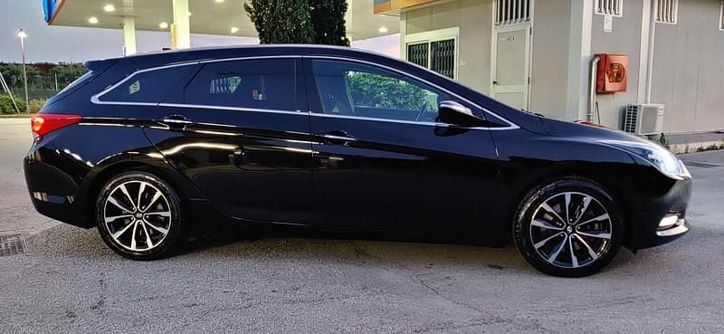 Usata Hyundai i40 Comfort 141 CV (103 kW) 2016 Nero Station wagon