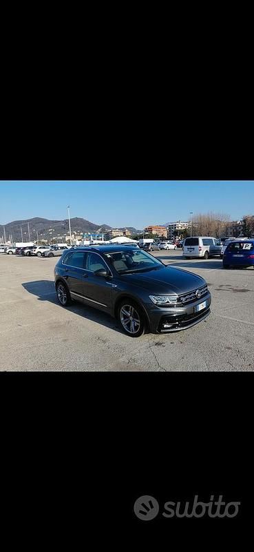Usata VW Tiguan R-line 116 CV (85 kW) 2018 Grigio SUV