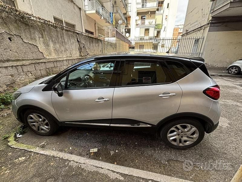 Usata Renault Captur 90 CV (66 kW) 2014 Grigio SUV