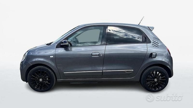 Usata Renault Twingo Urban Night 60 kW (82 CV) 2023 Grigio scuro Utilitaria