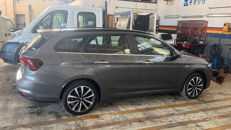Grigio Usata 2020 Fiat Tipo Business Station wagon | 12.500 € (Ottimo prezzo) - Immagine 1/4