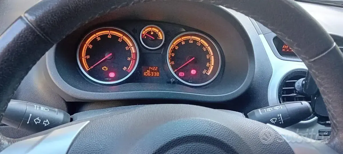 Usata Opel Corsa 85 CV (62 kW) 2012 Utilitaria