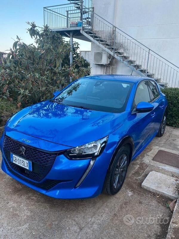 Usata 2020 Peugeot e-208 Allure Due volumi | 12.900 € - Immagine 1/4